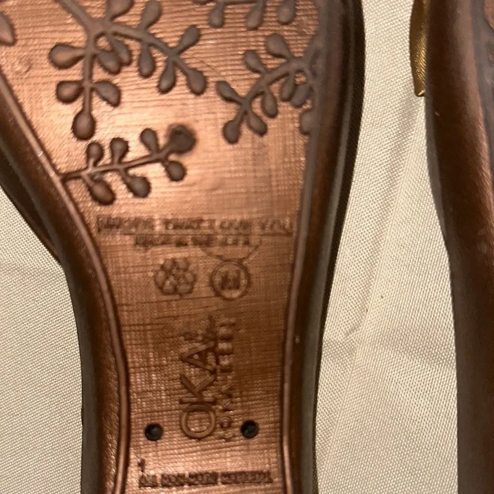 OKA b. Brown/Bronze Bow Women's Slide Sandals Size 6